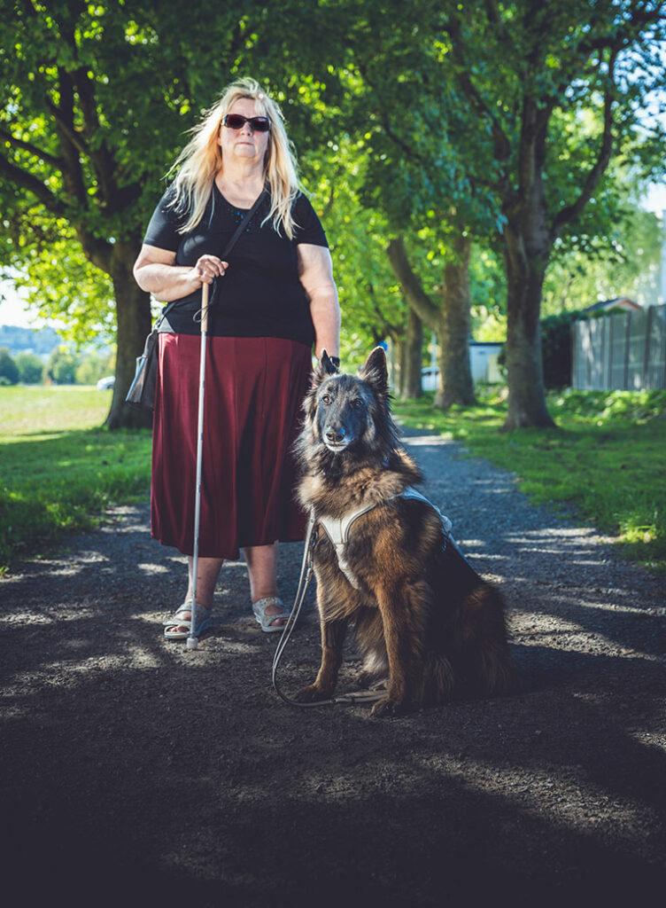 Rita Zerbes und ihr Blindenführhund Vito sind ein eingespieltes Team